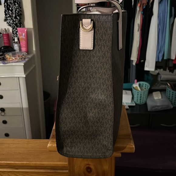 Michael Kors KENLY LARGE LOGO TOTE BAG - Picture 4 of 8